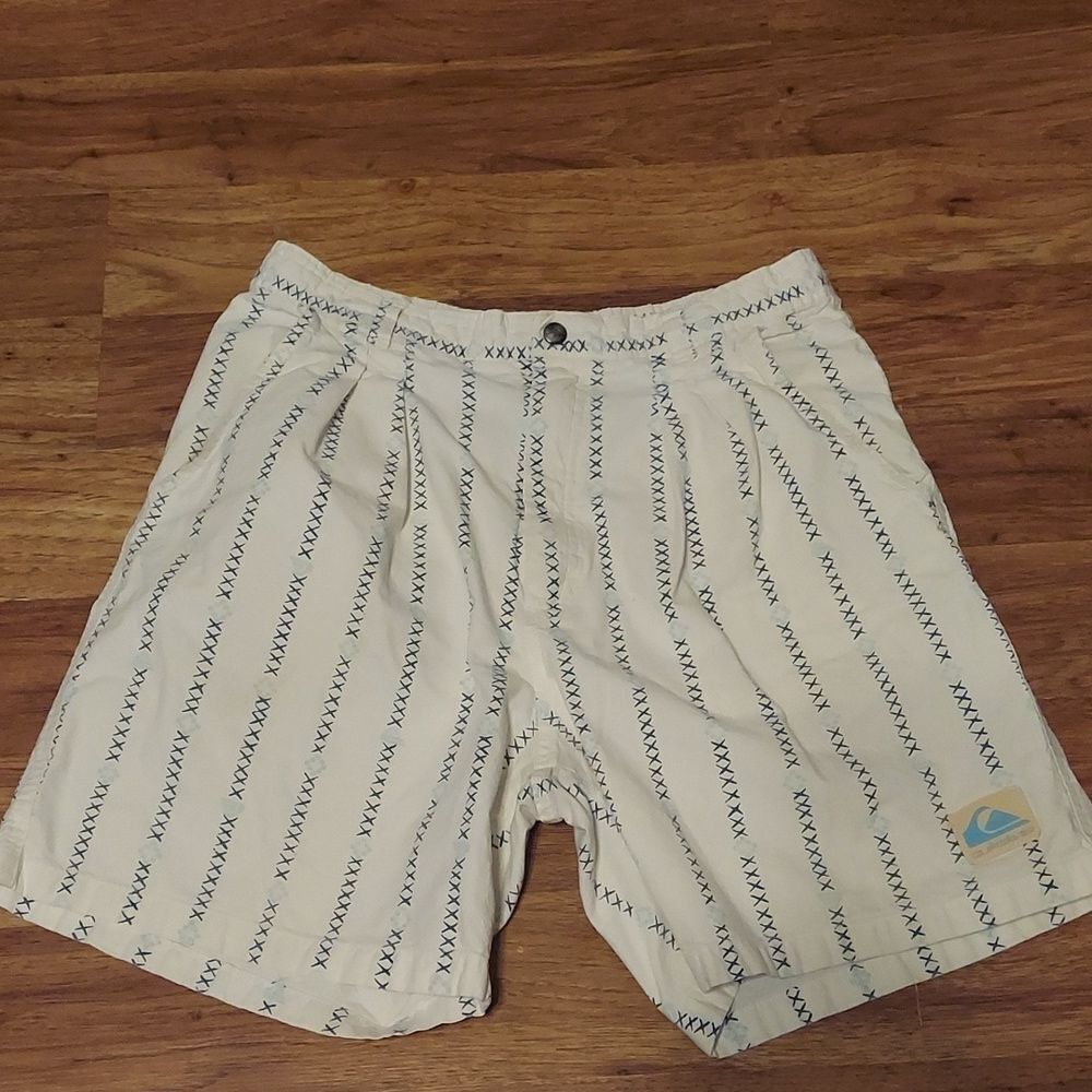 VTG mens 30 quicksilver shorts